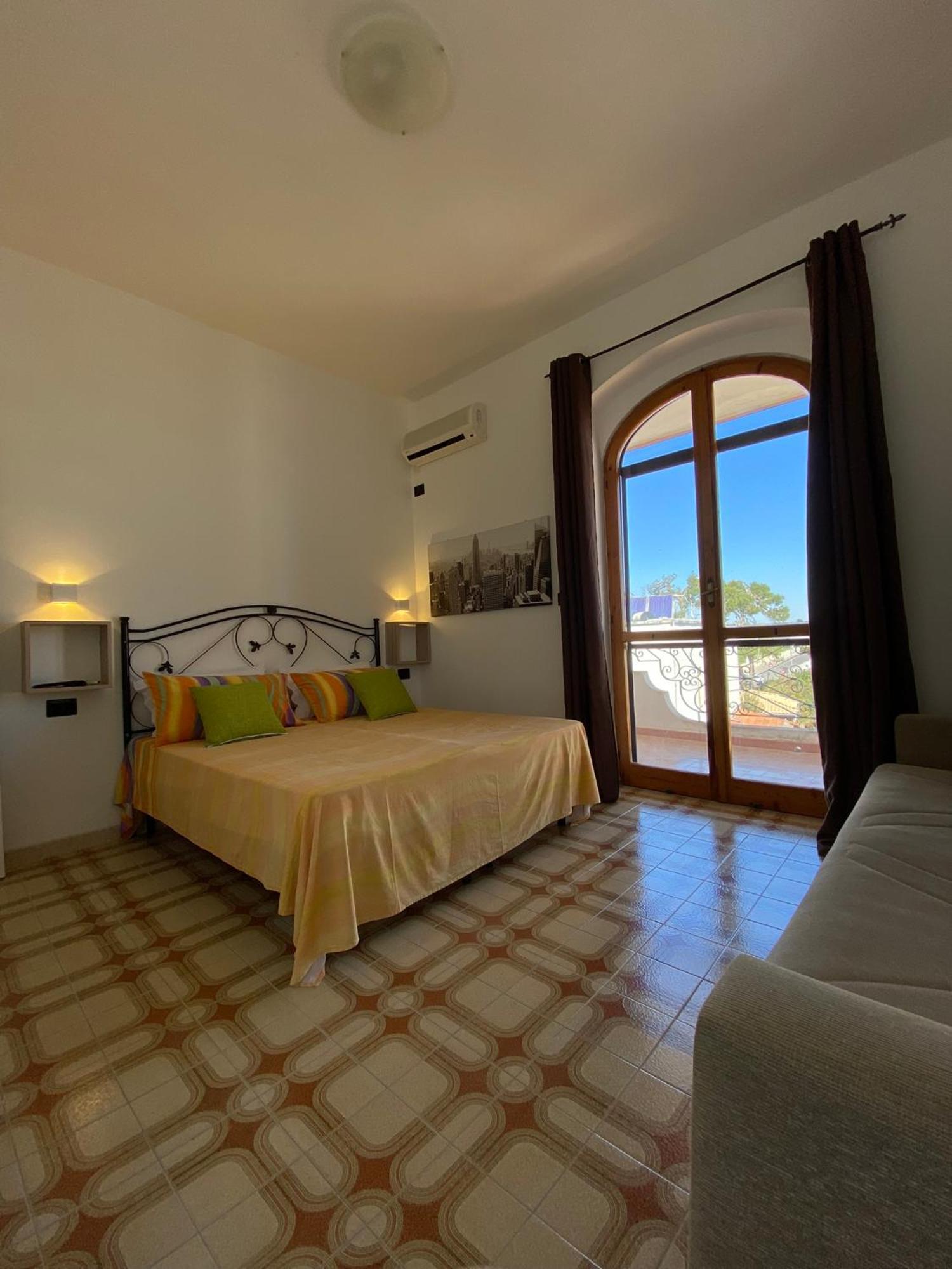 Villa Gaudi ซันตีซิโดโร ภายนอก รูปภาพ